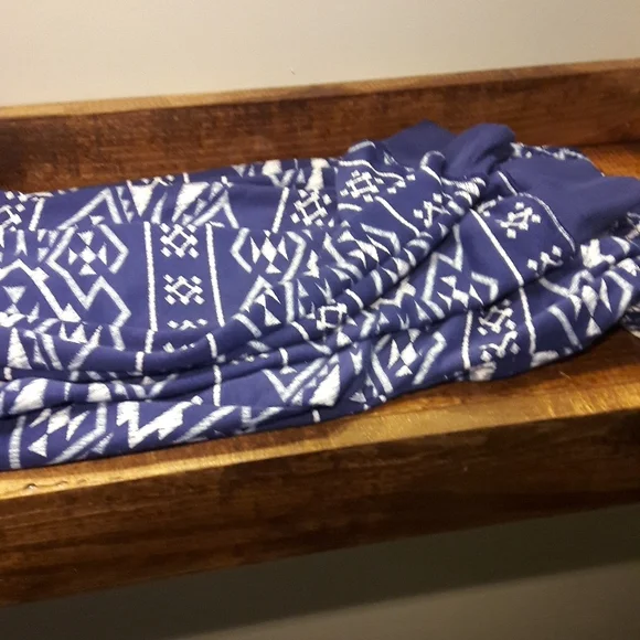 MAKE OFFER-- LulaRoe Jax - Picture 1 of 5